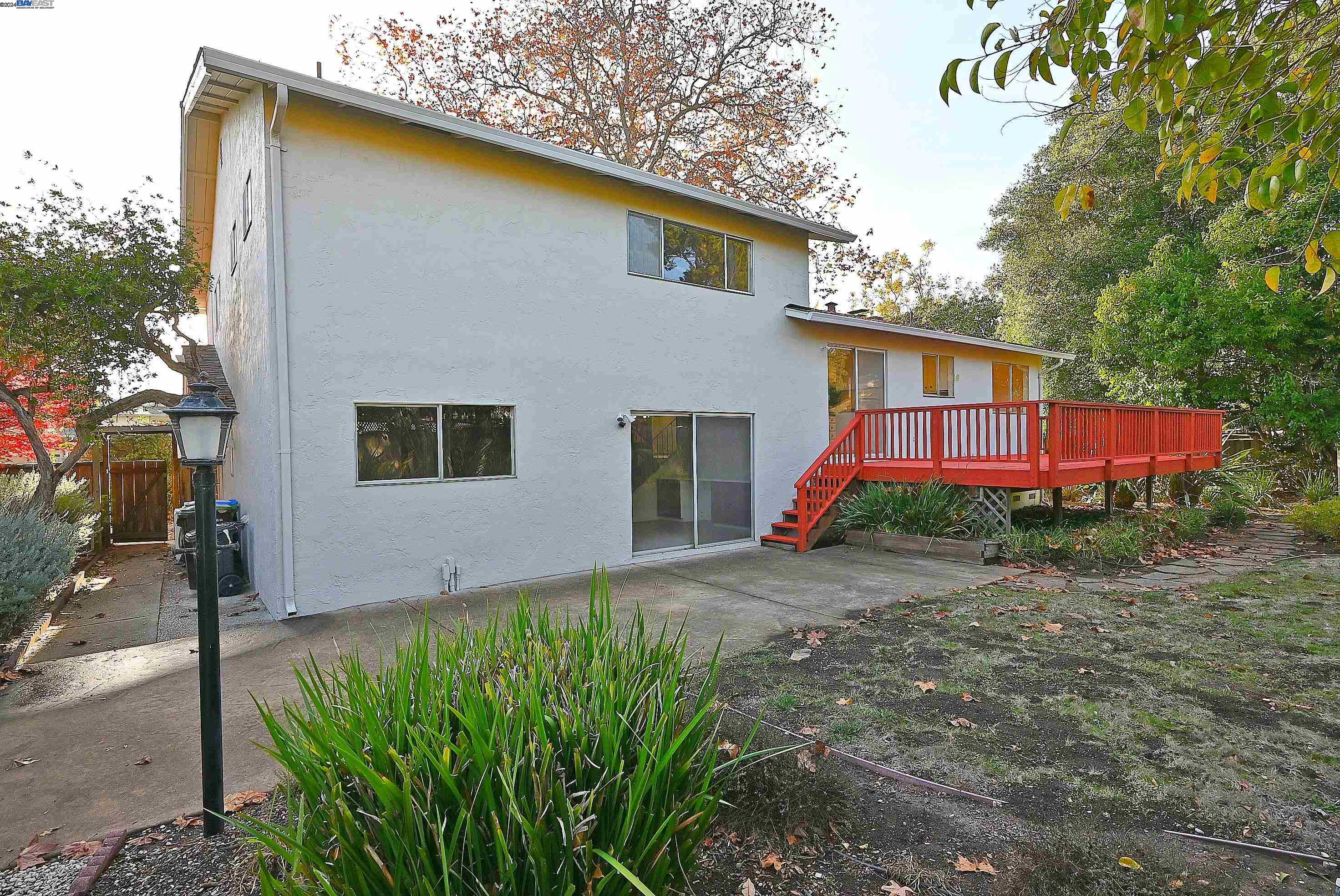 102 Northrop Pl
