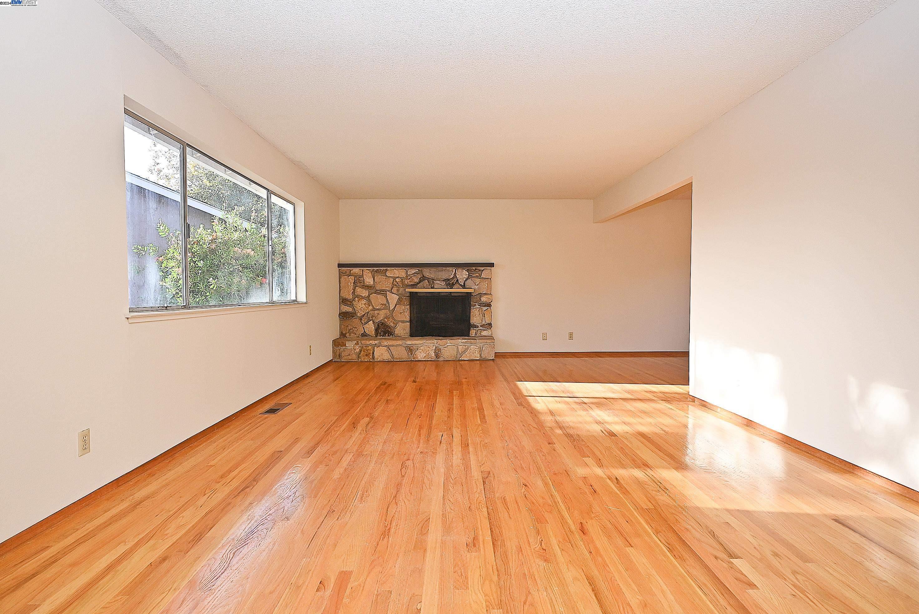 102 Northrop Pl