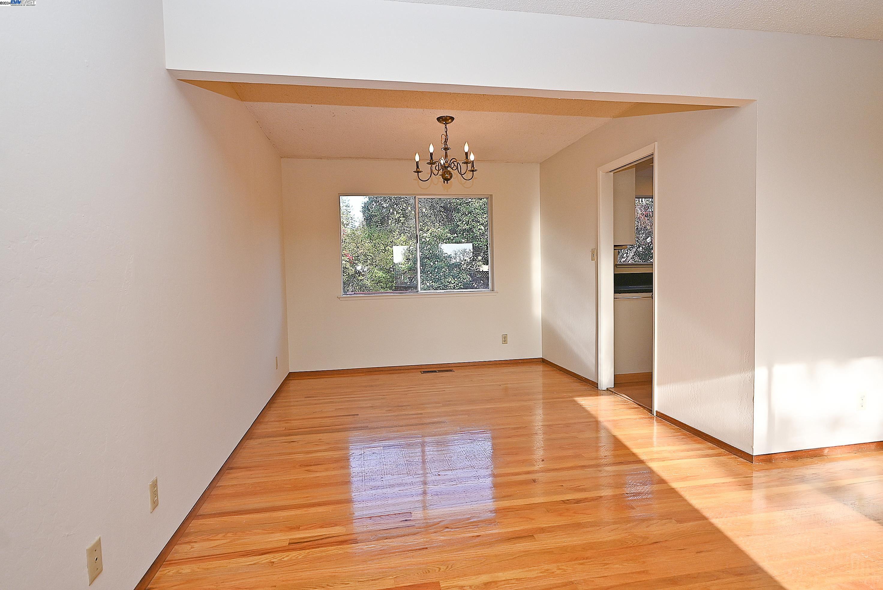 102 Northrop Pl