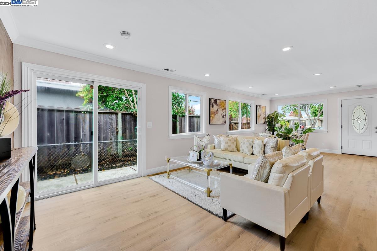 36731 Ruschin Dr
