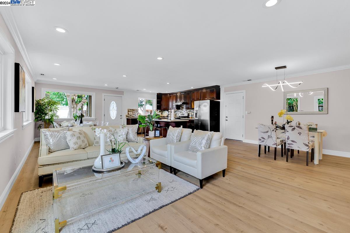 36731 Ruschin Dr