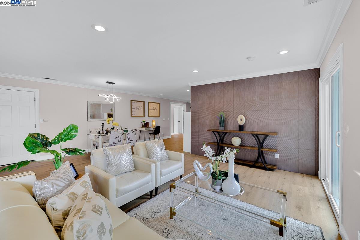 36731 Ruschin Dr