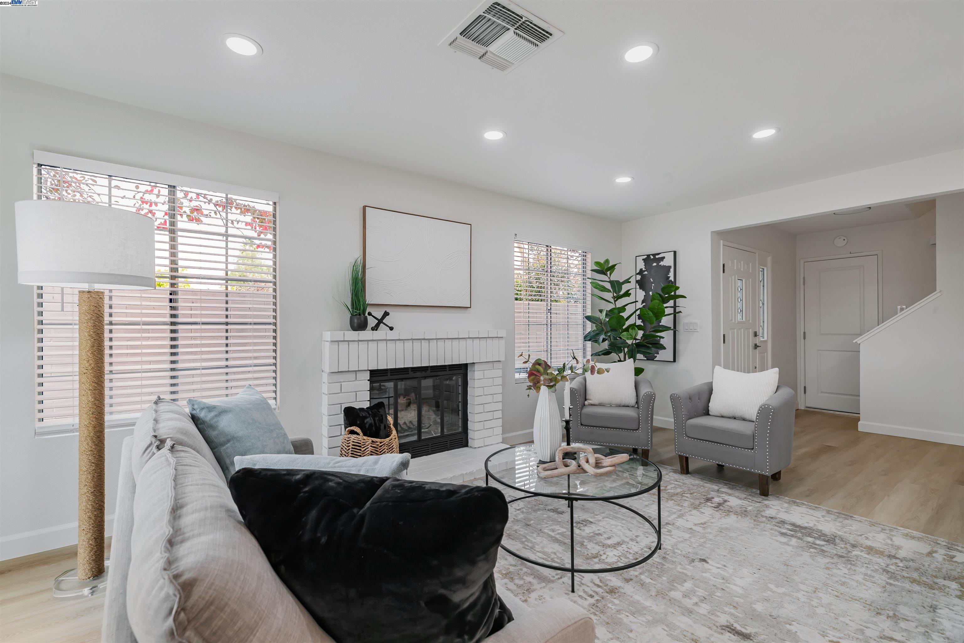 288 Mavis Dr