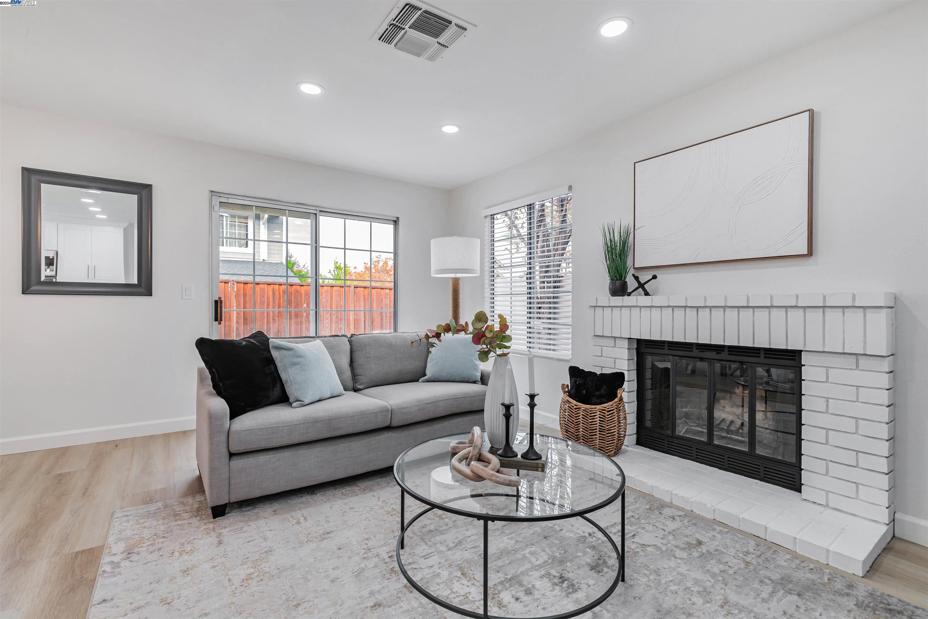 288 Mavis Dr