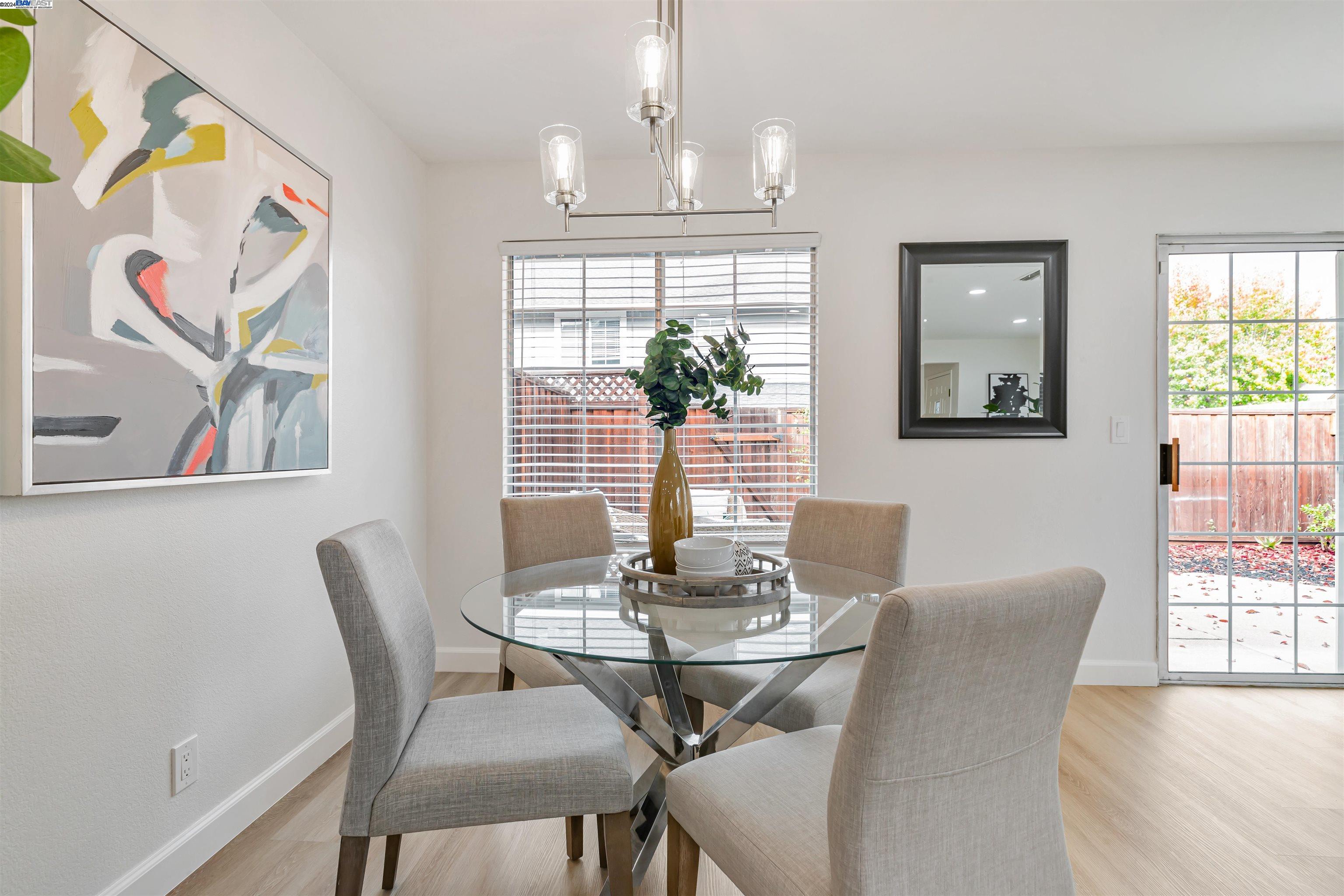 288 Mavis Dr