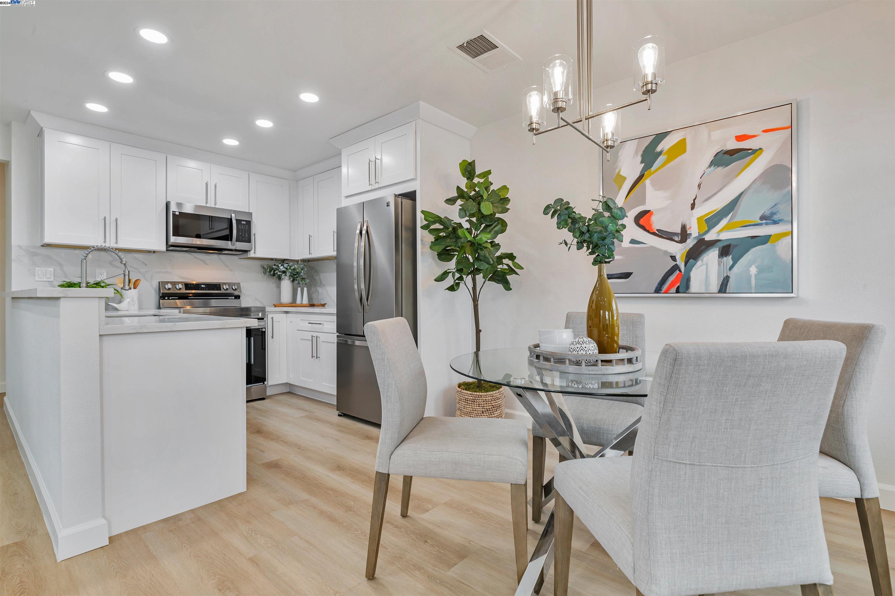 288 Mavis Dr