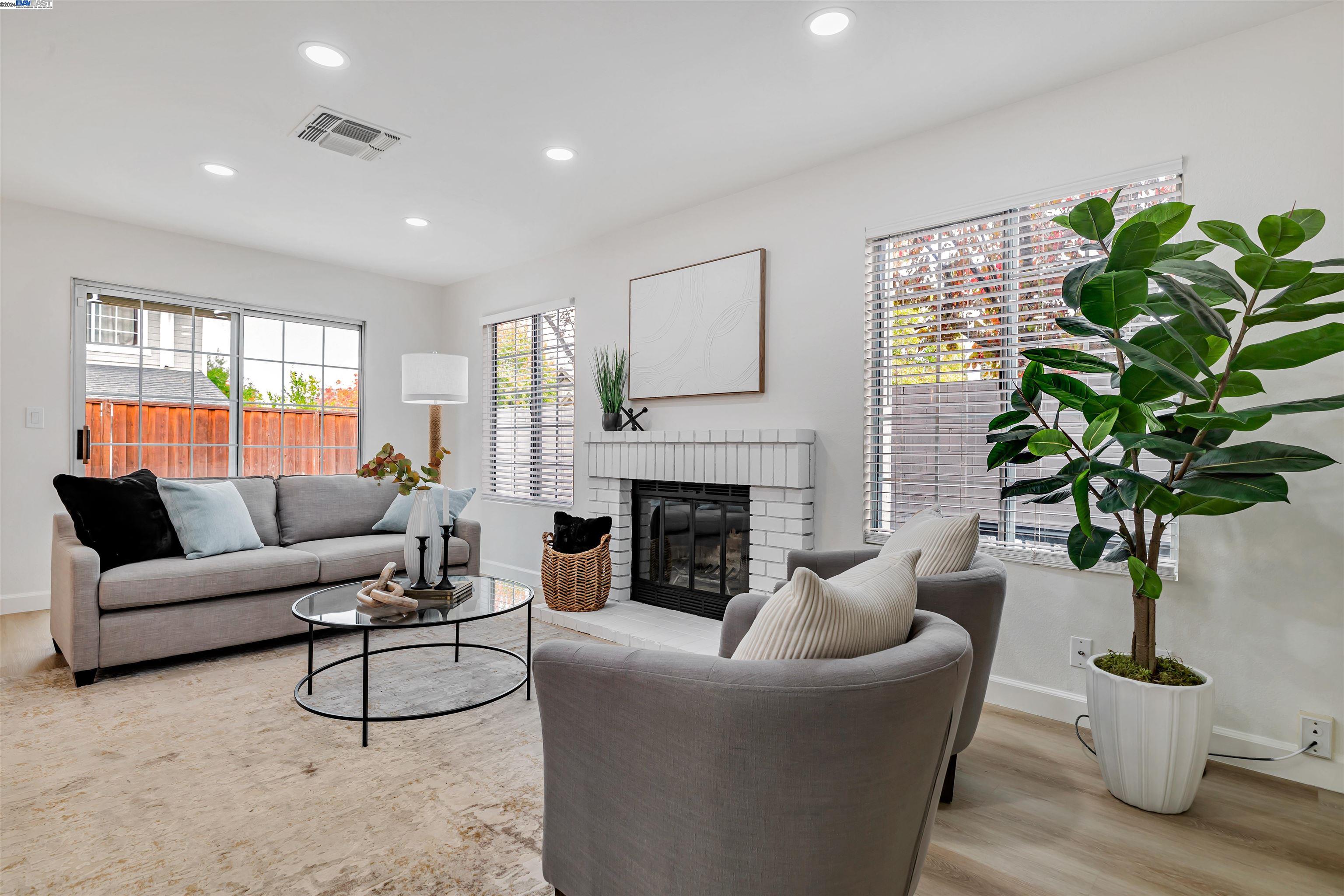 288 Mavis Dr