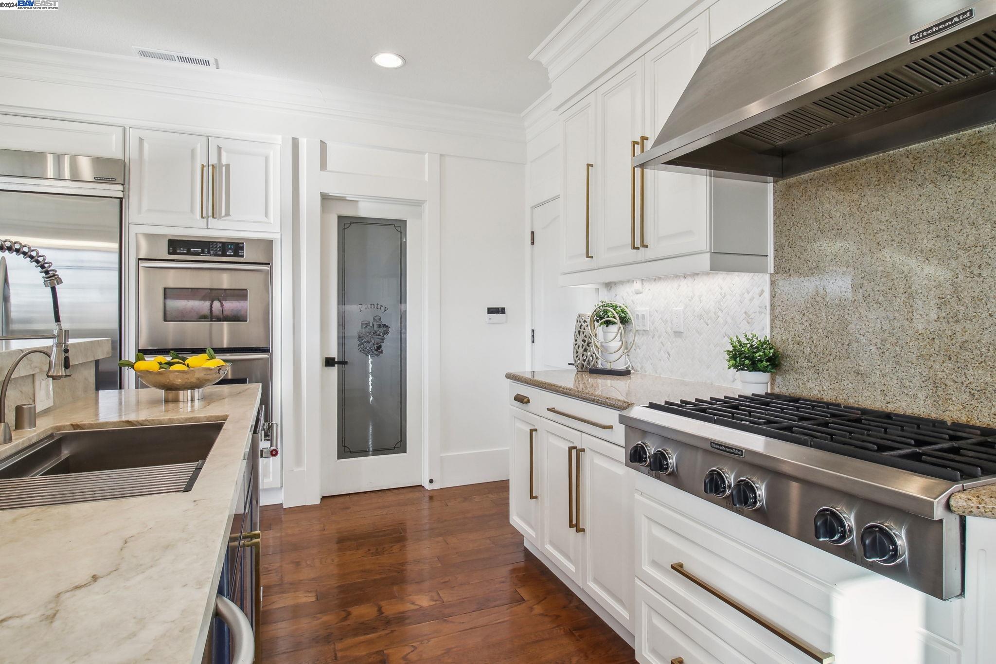 5315 Donald Ridge Ct