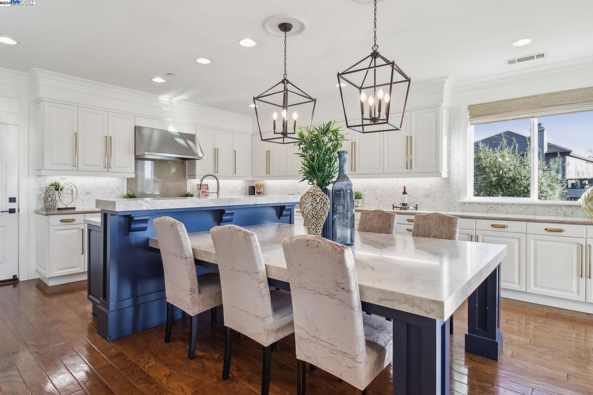 5315 Donald Ridge Ct
