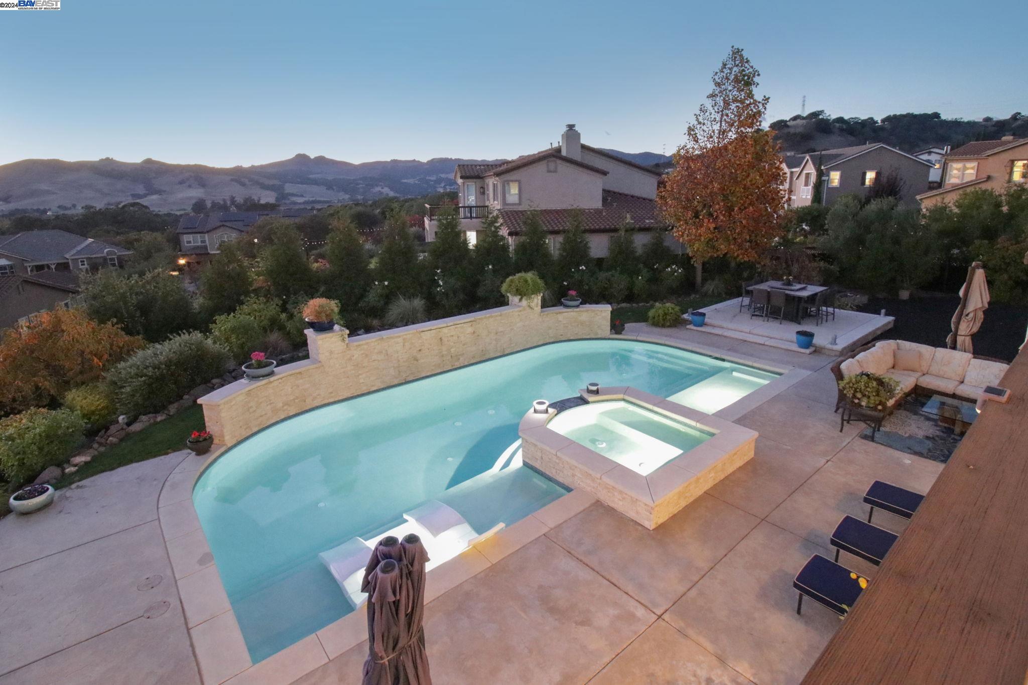 5315 Donald Ridge Ct
