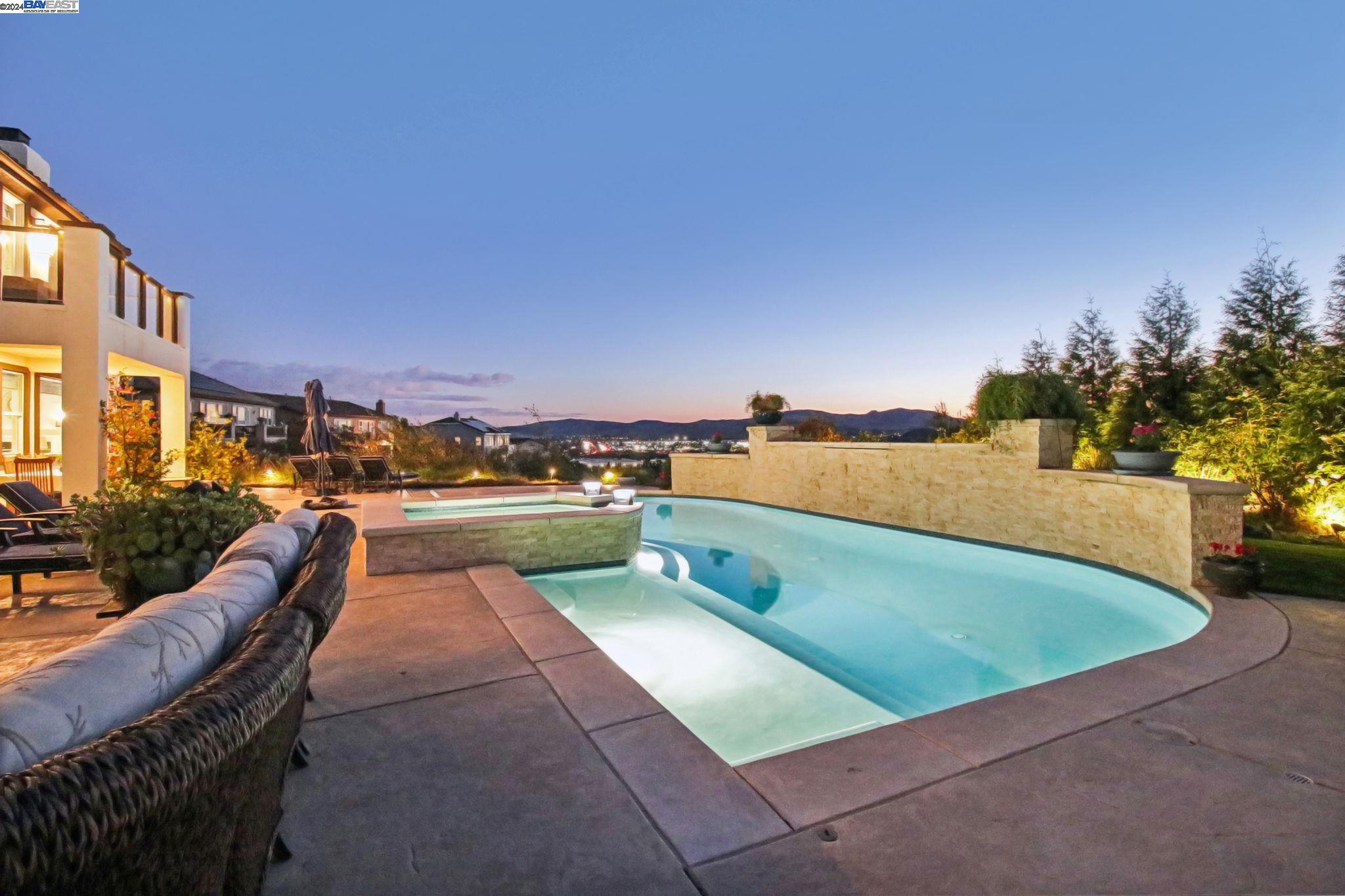 5315 Donald Ridge Ct