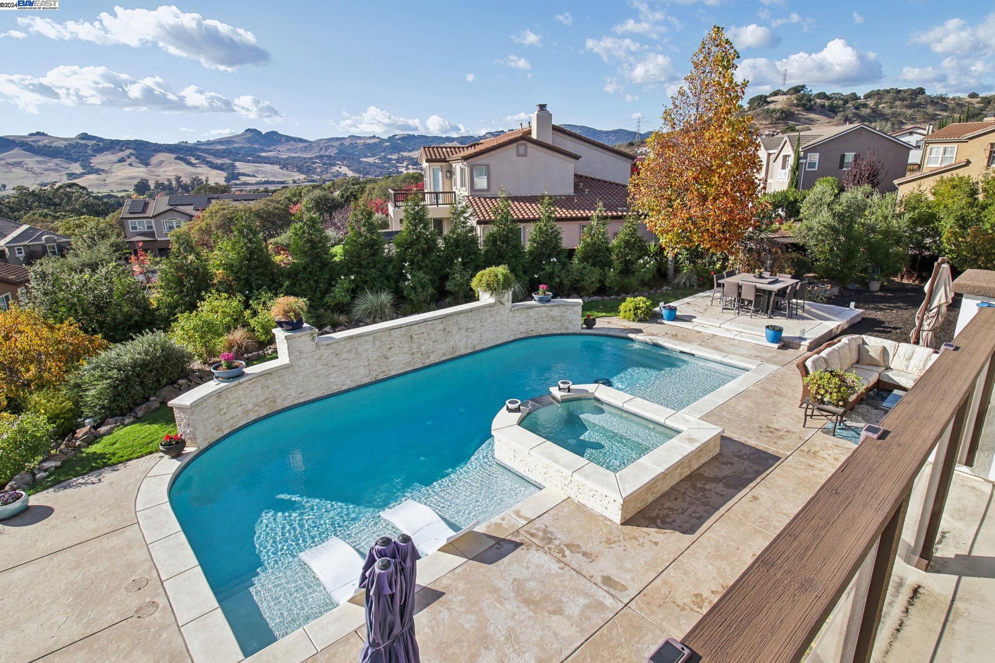 5315 Donald Ridge Ct