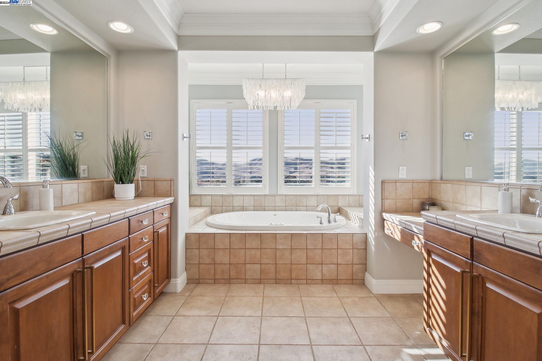 5315 Donald Ridge Ct