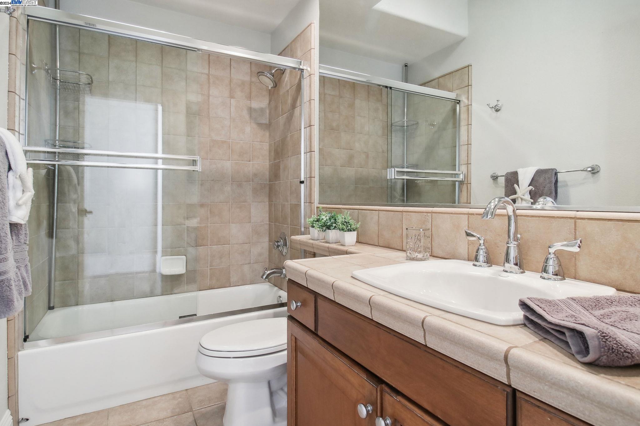 5315 Donald Ridge Ct
