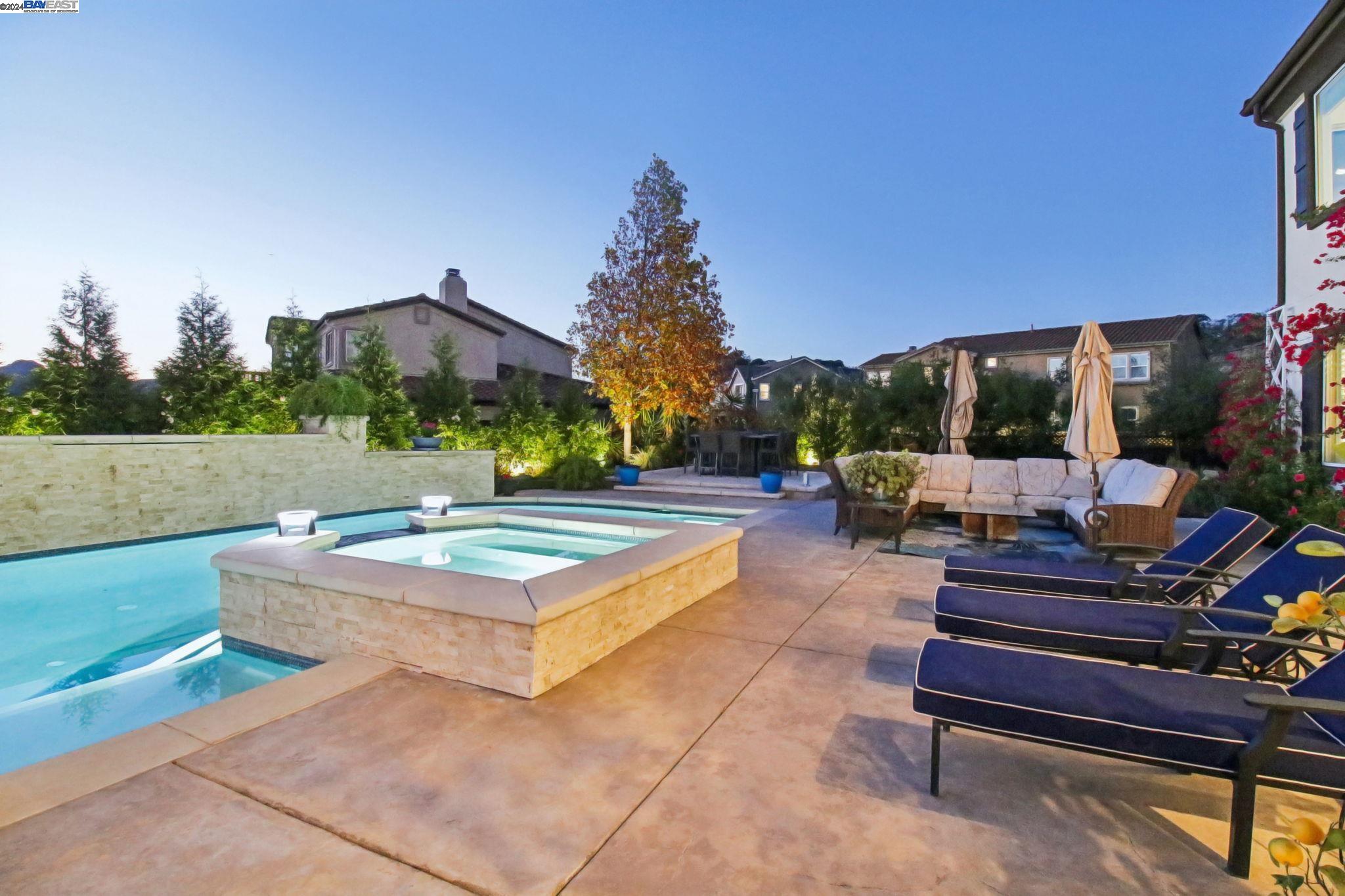 5315 Donald Ridge Ct