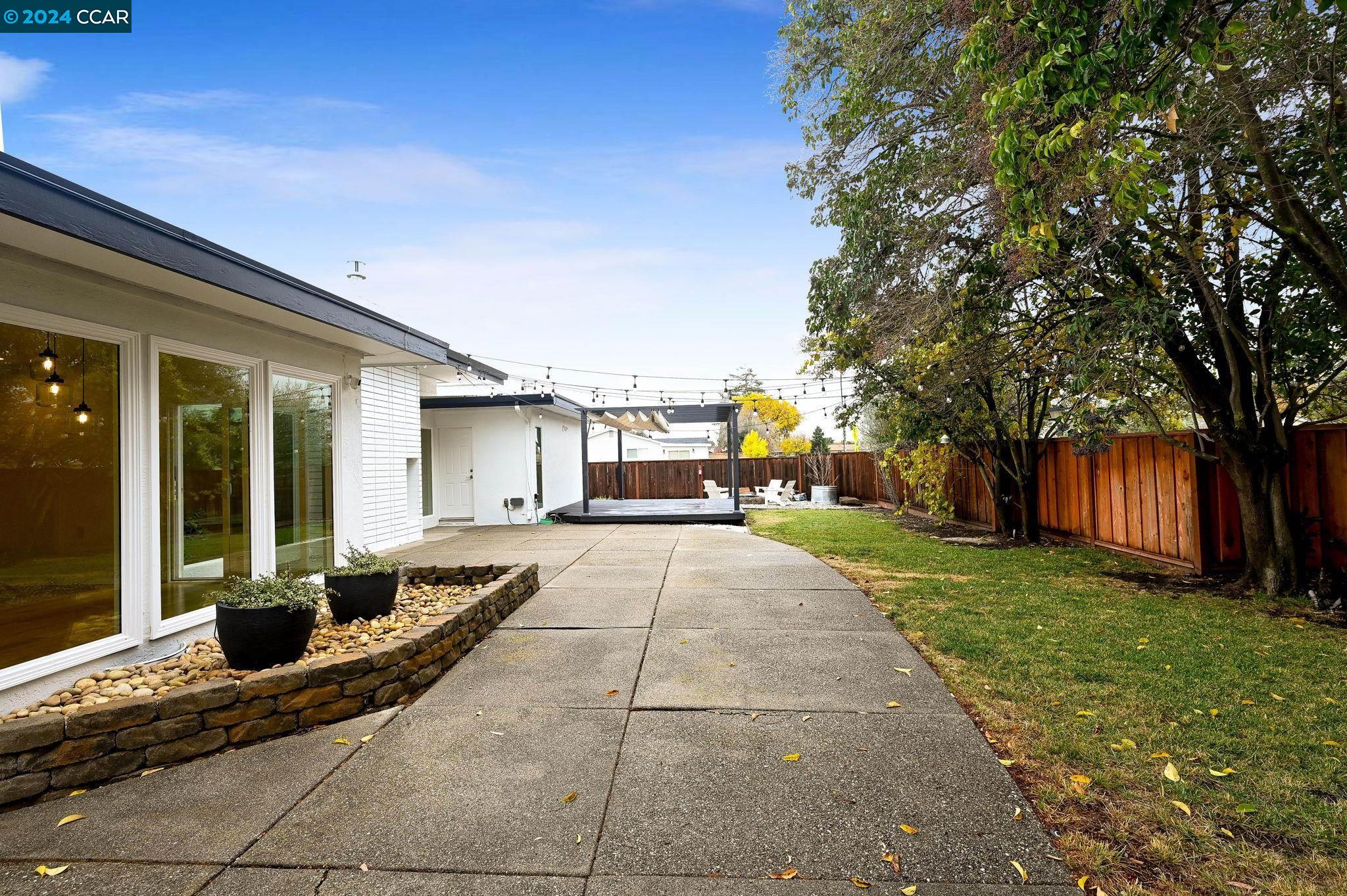 1518 Heather Ln