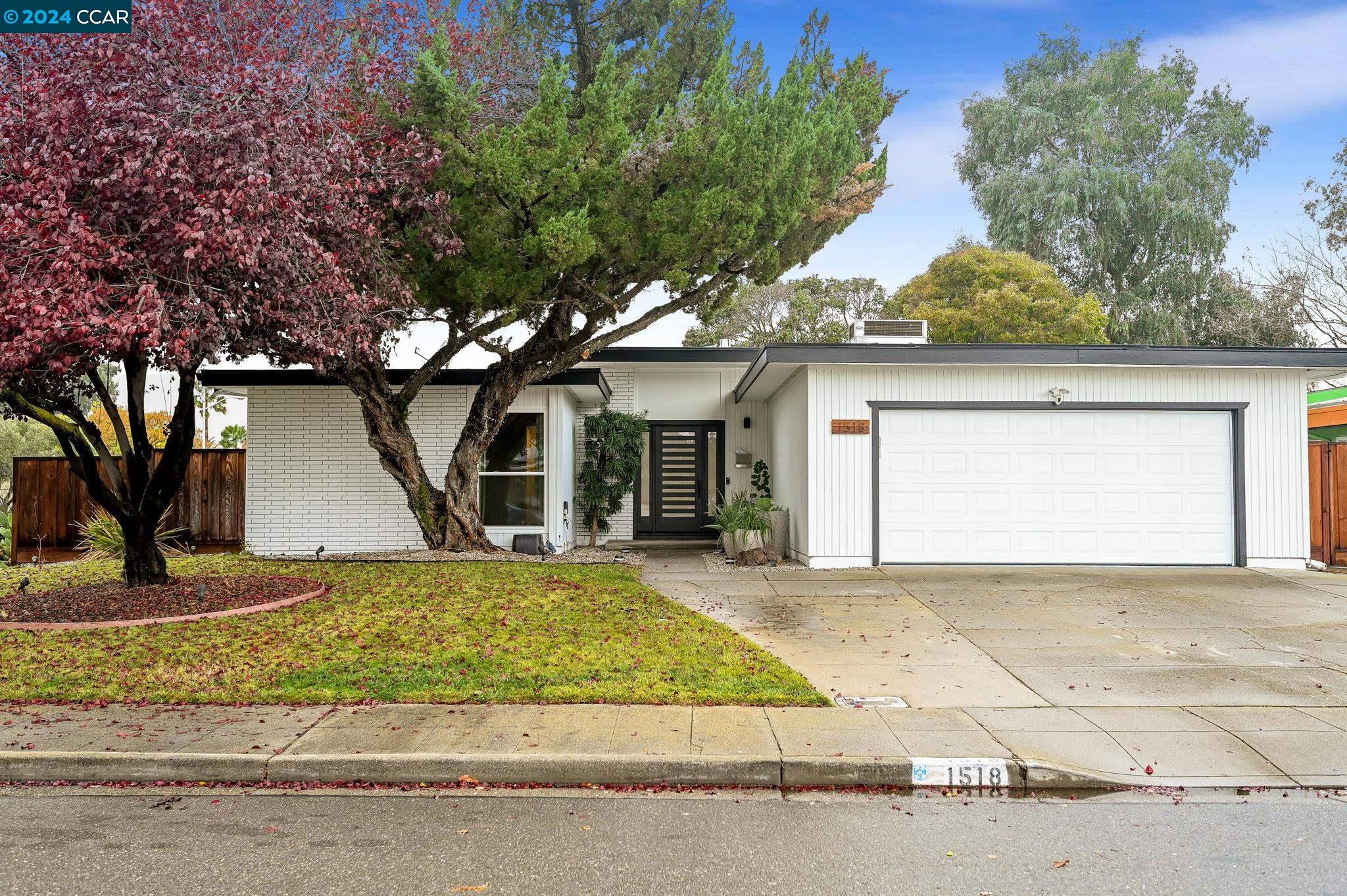 1518 Heather Ln