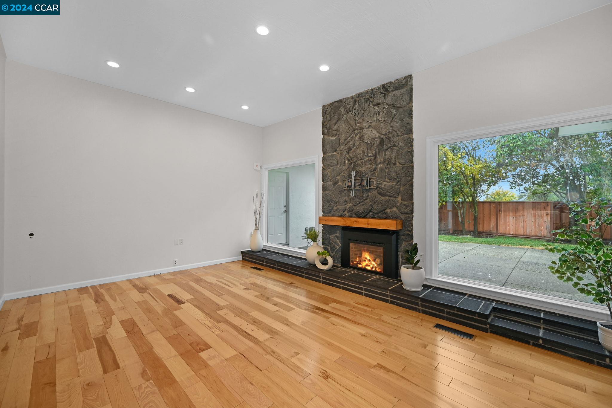 1518 Heather Ln