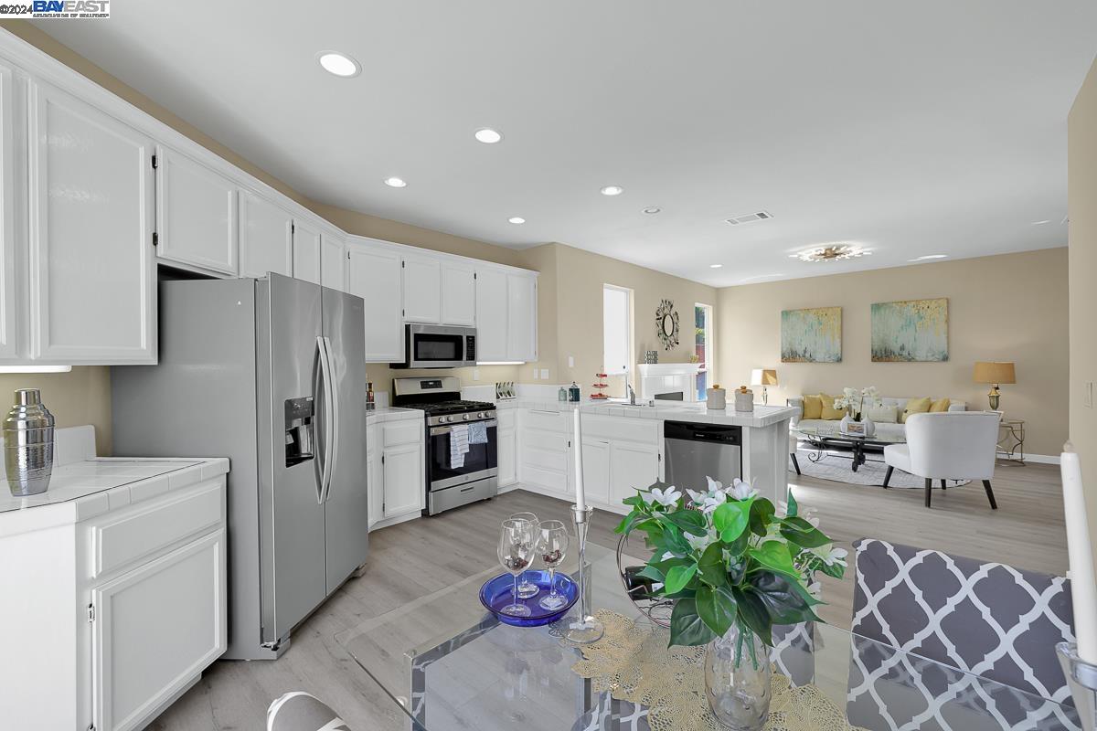 115 Matthew Ct