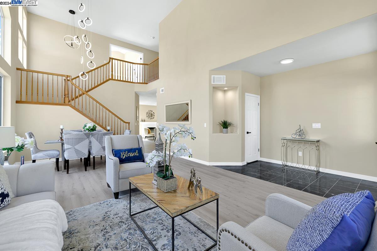 115 Matthew Ct