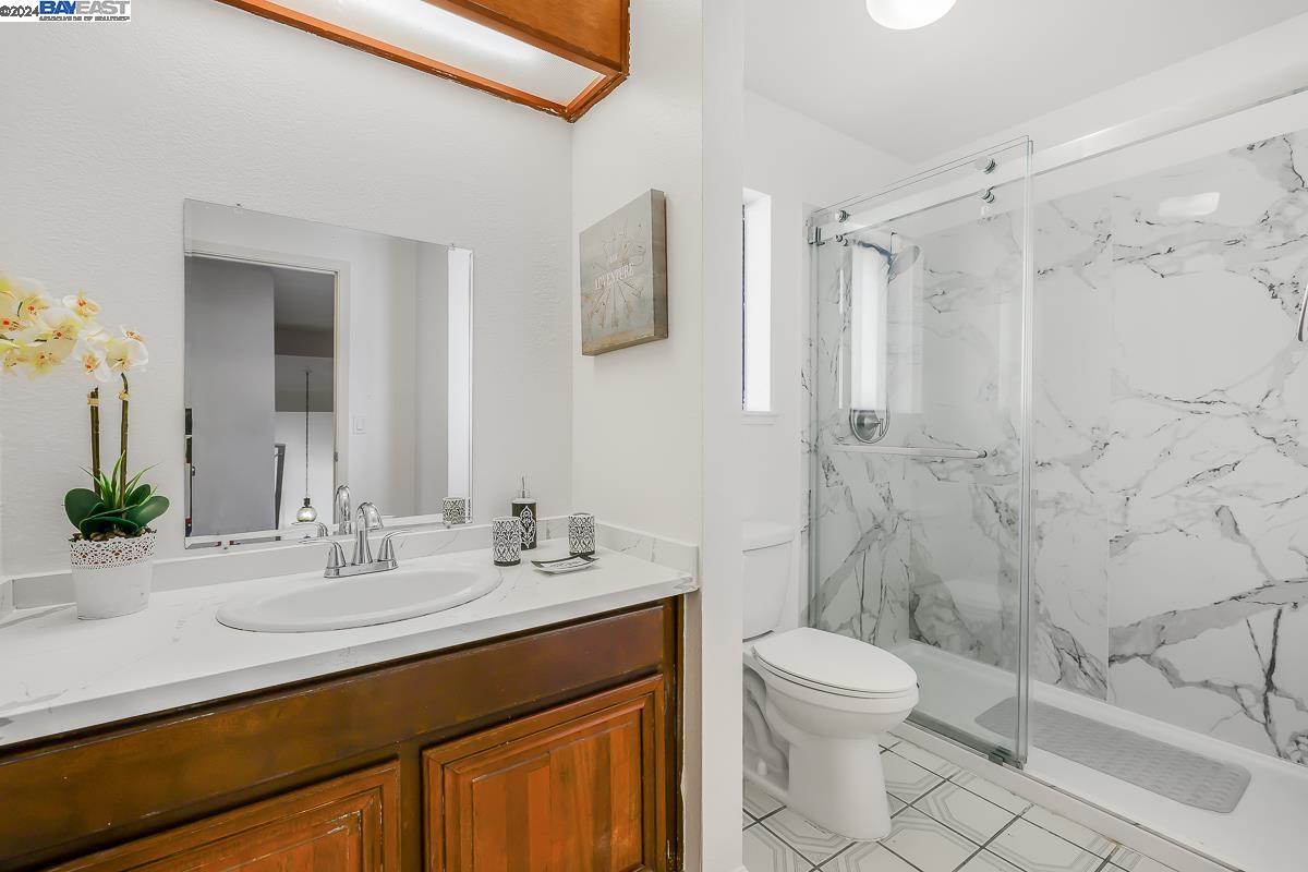112 Oak Ct