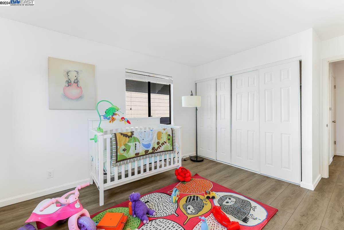 112 Oak Ct
