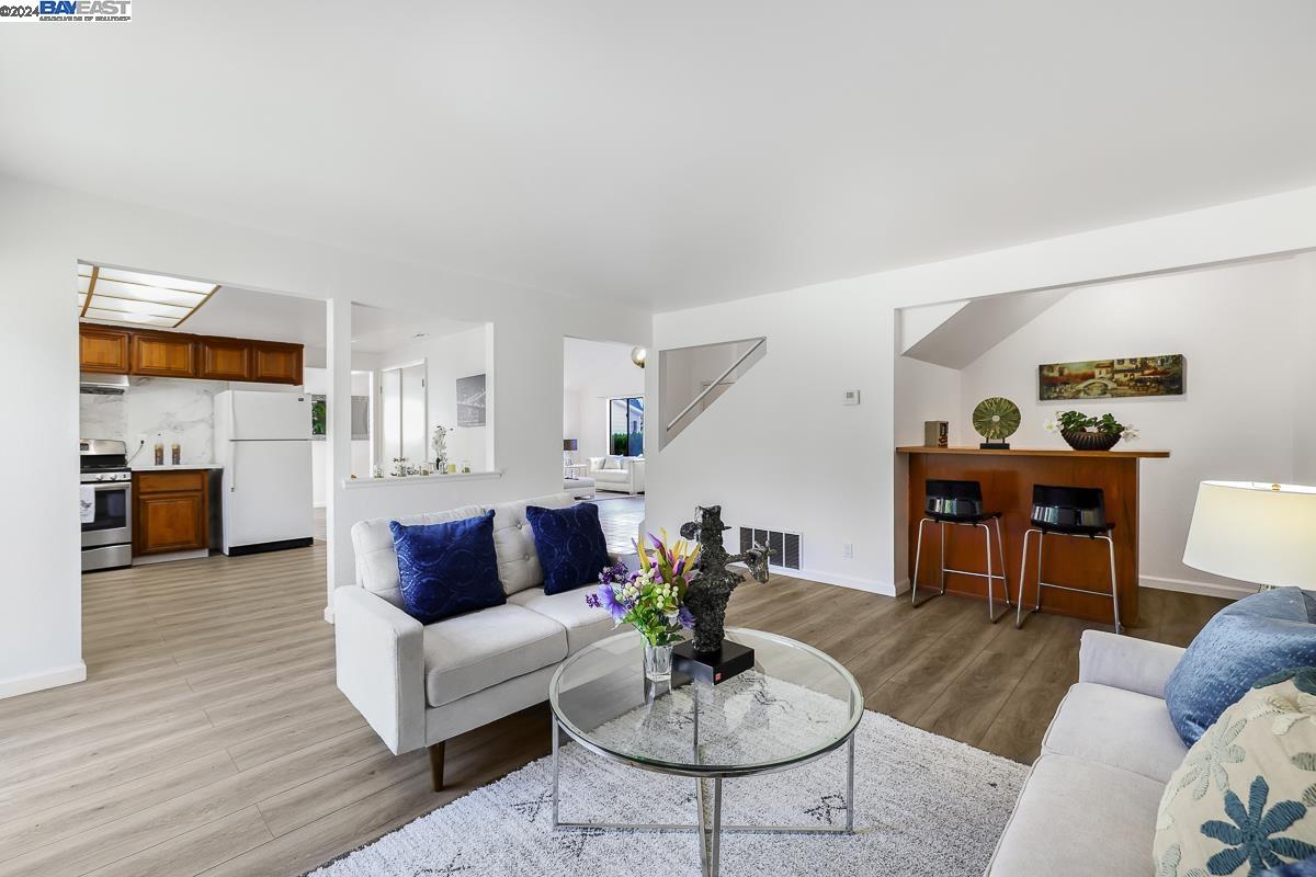 112 Oak Ct