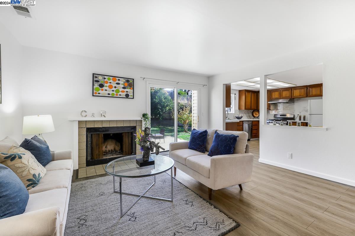 112 Oak Ct