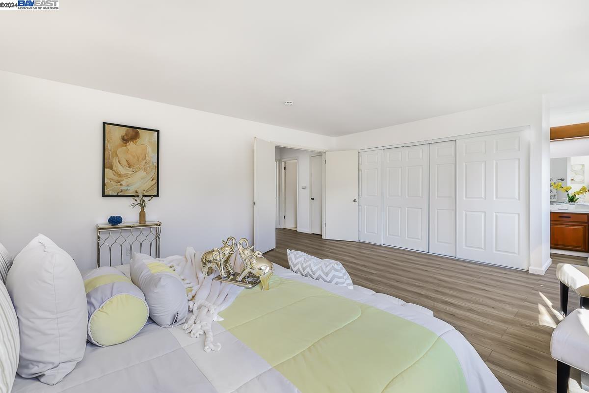 112 Oak Ct
