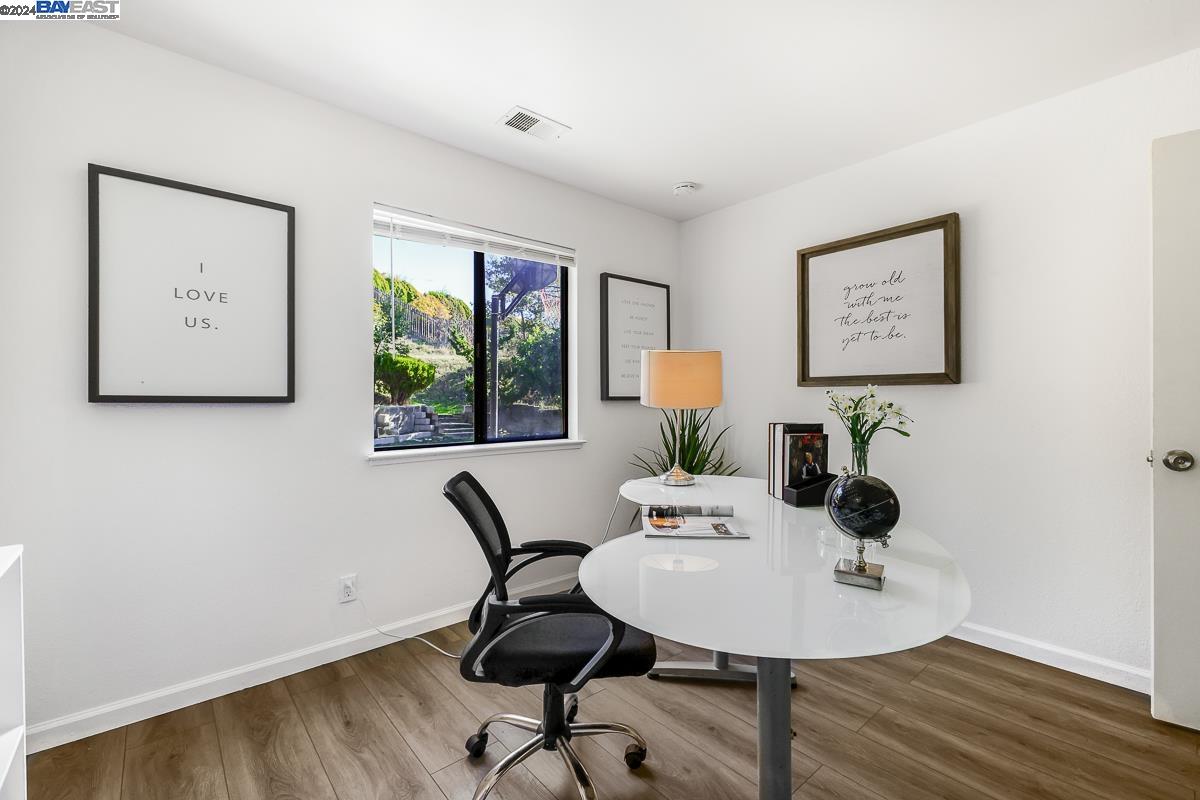 112 Oak Ct