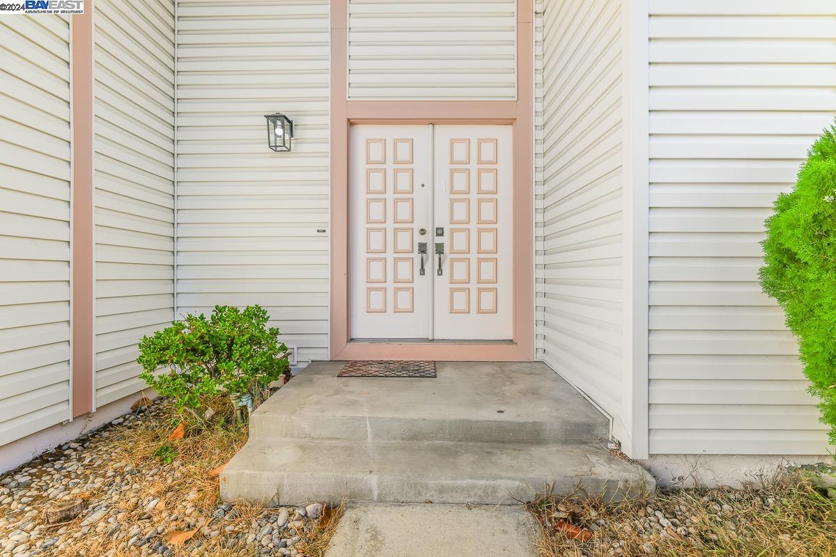 112 Oak Ct