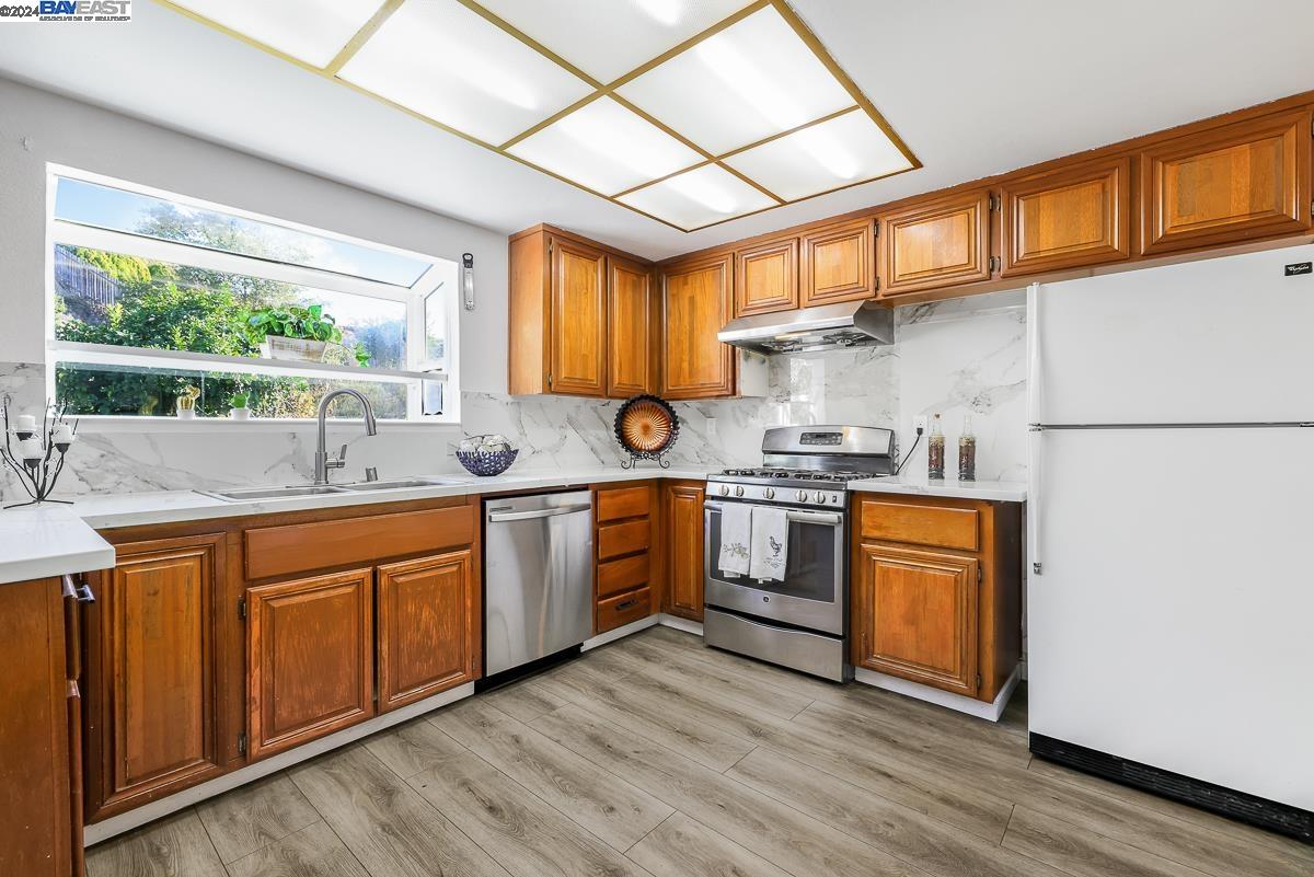 112 Oak Ct