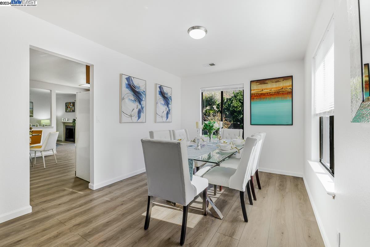 112 Oak Ct