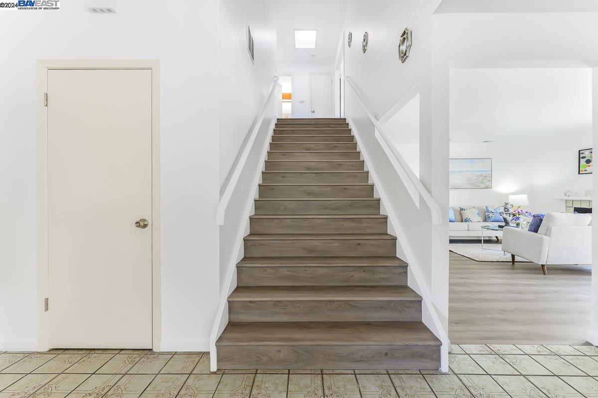 112 Oak Ct