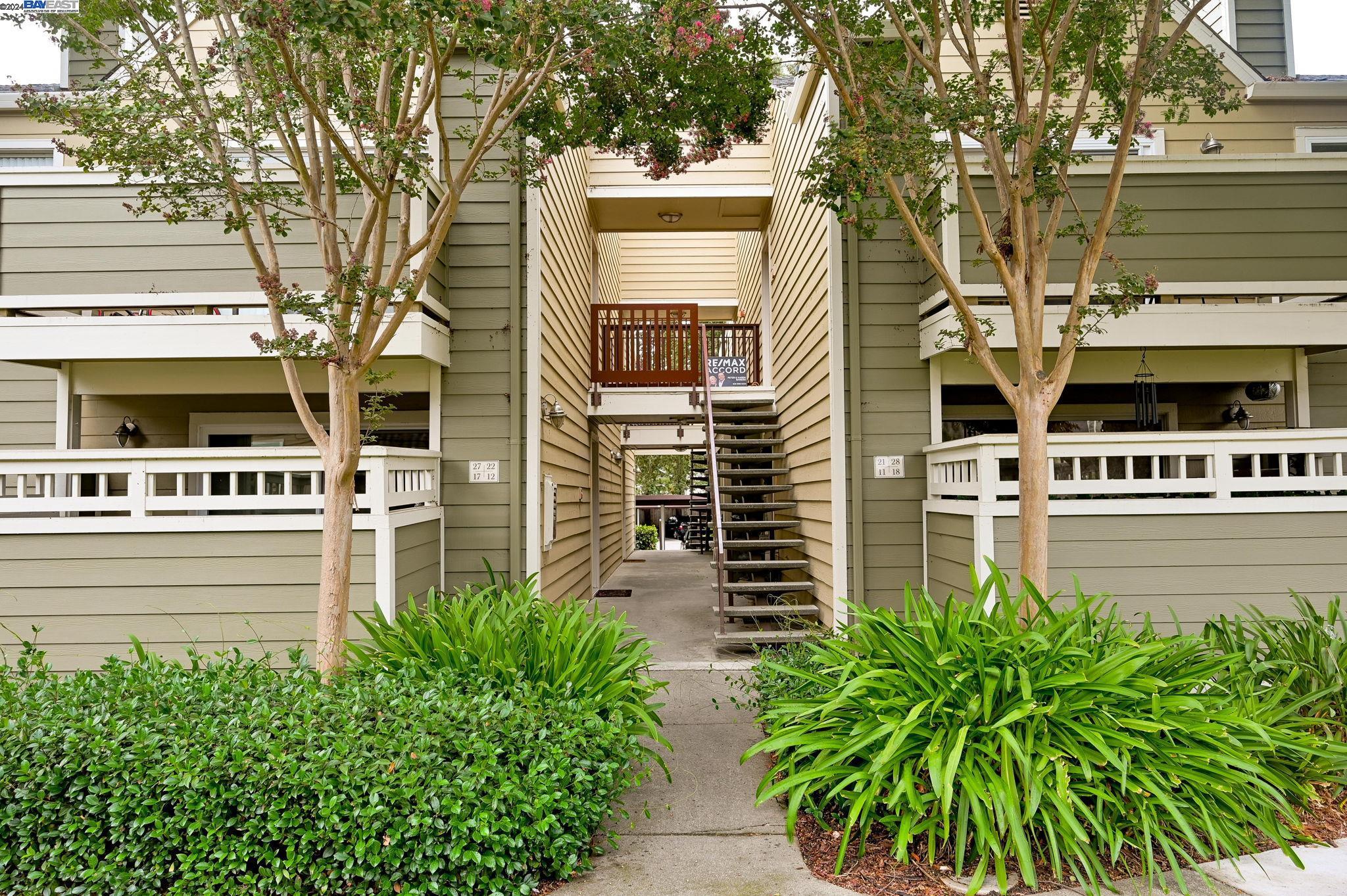 215 Reflections Dr # 28