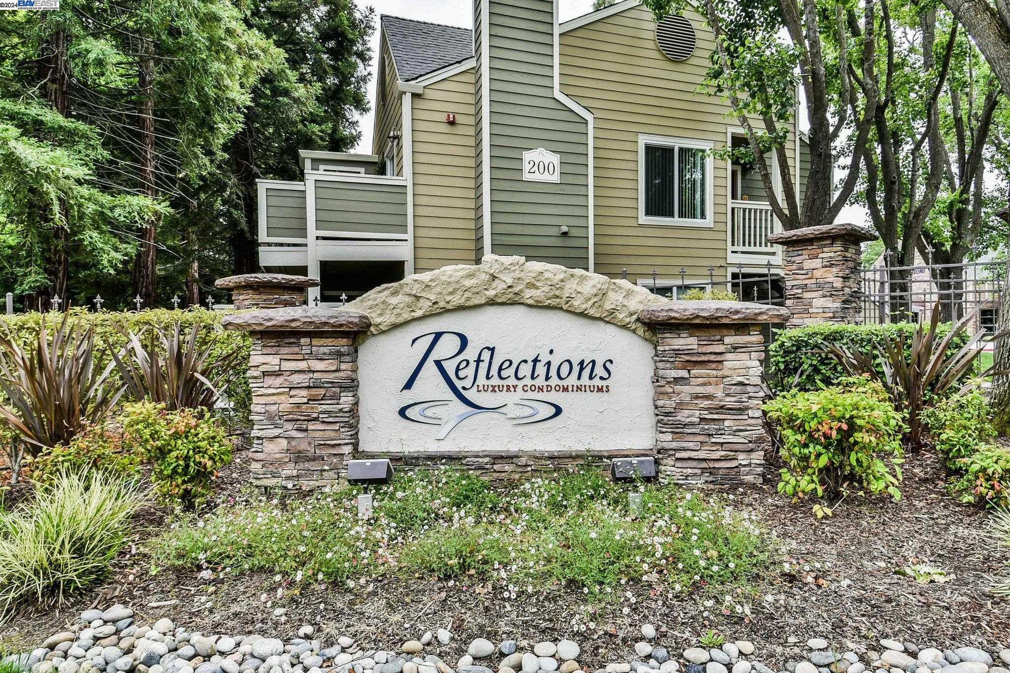 215 Reflections Dr # 28