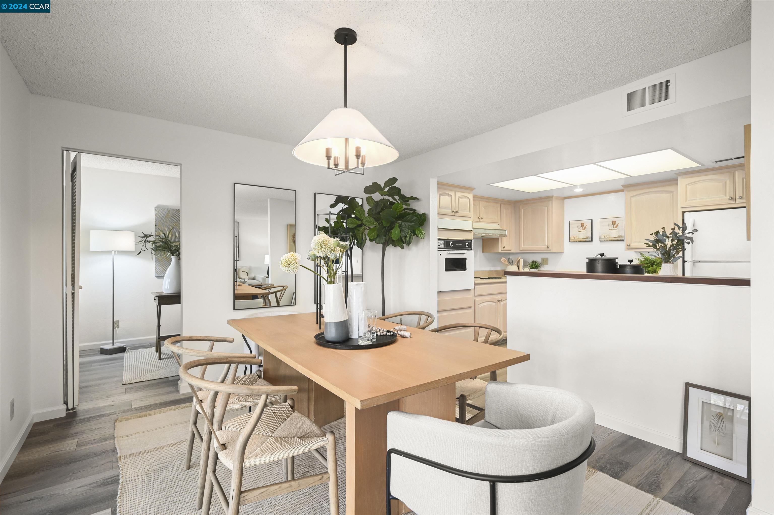 3120 Ptarmigan Dr # 4 Unit: #4
