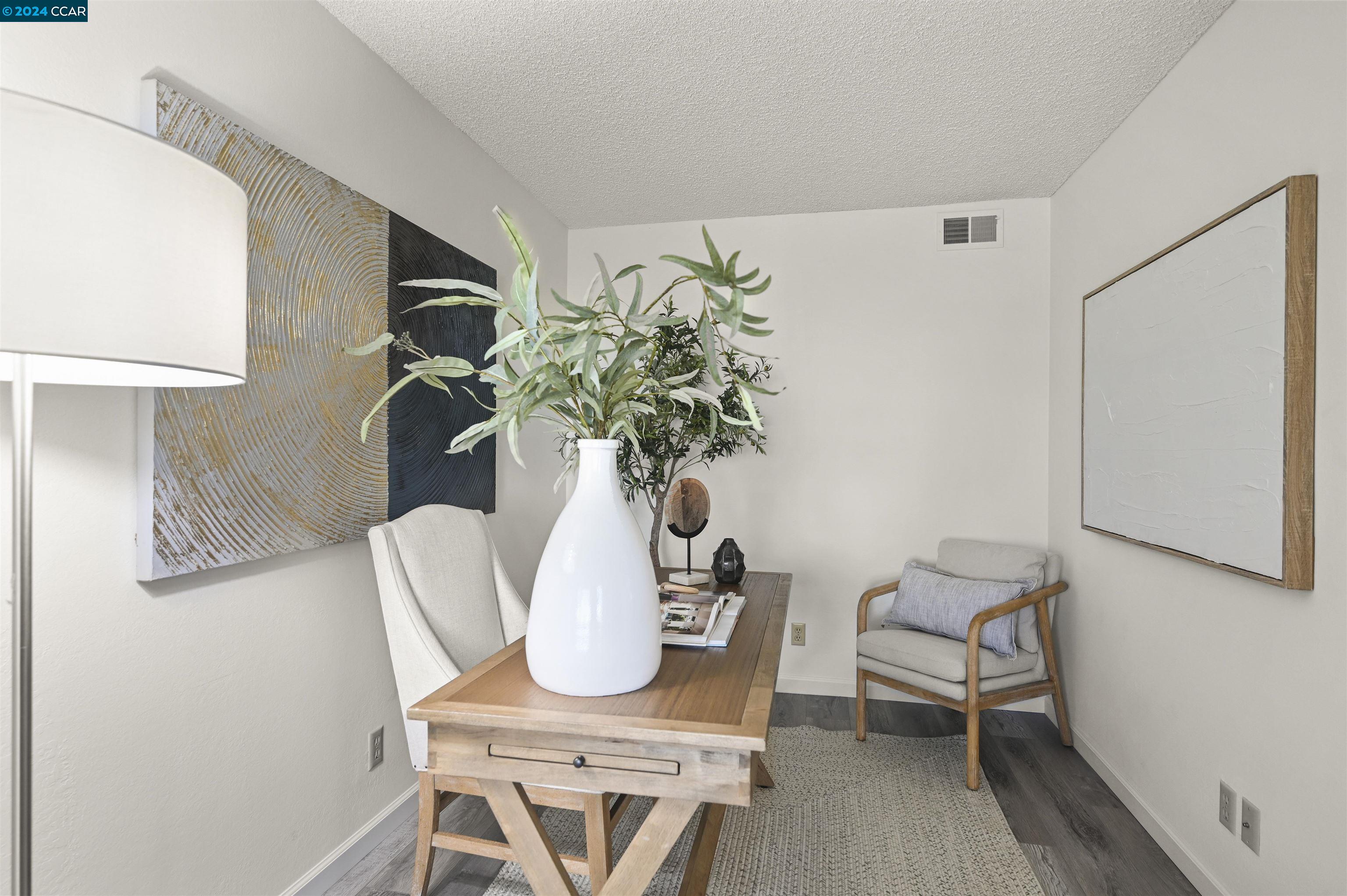 3120 Ptarmigan Dr # 4 Unit: #4