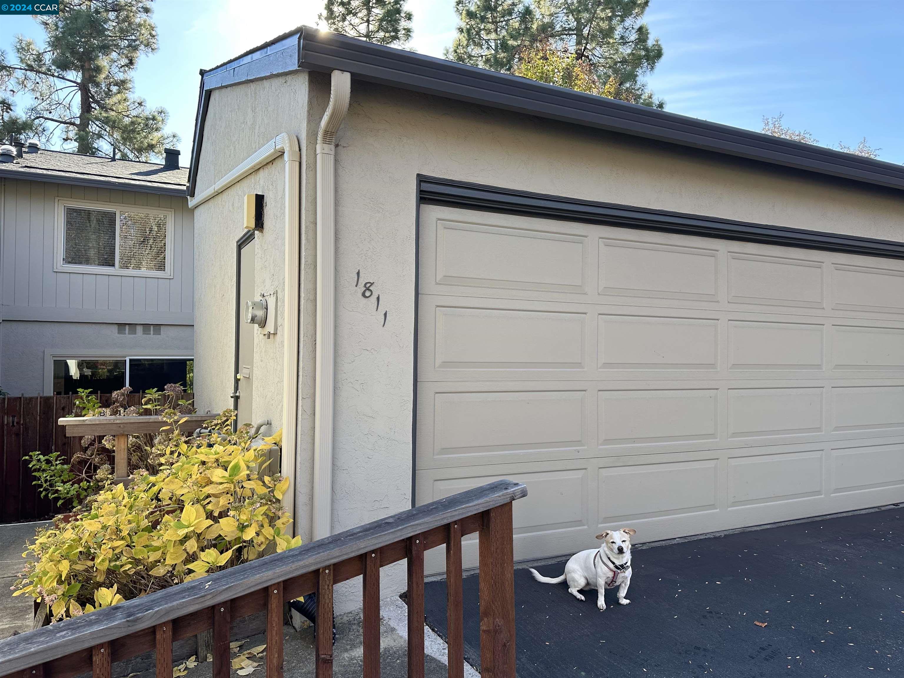 1811 Holland Dr