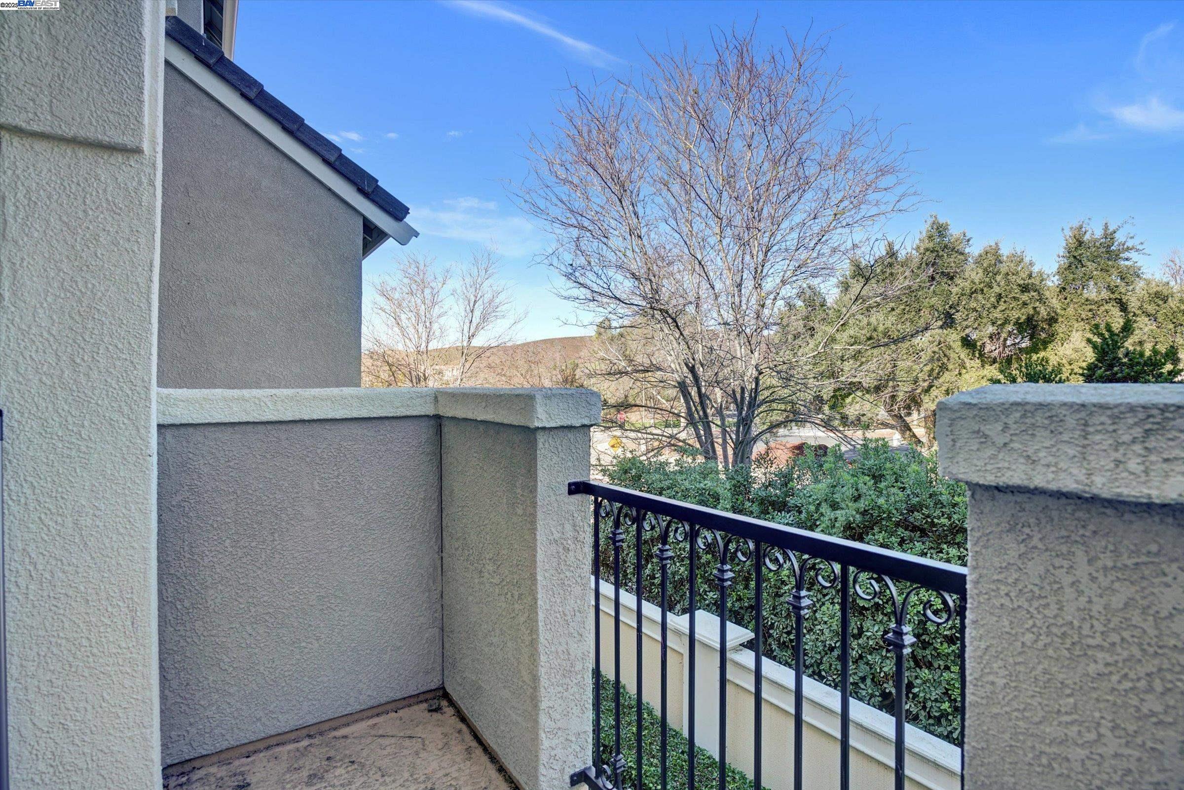140 Selby Ln # 9