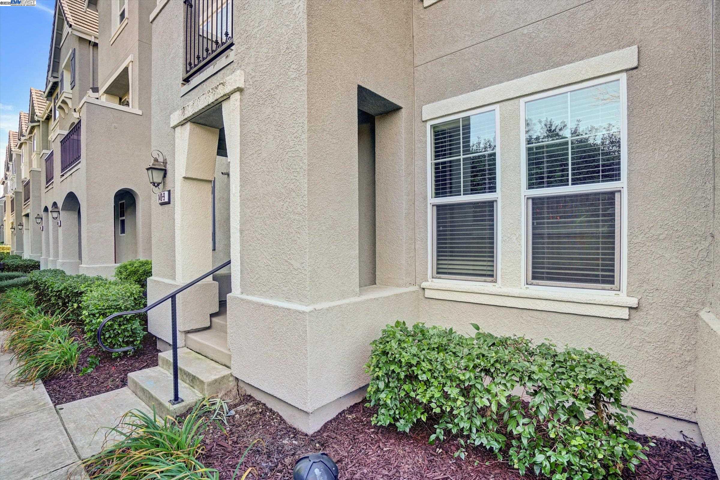 140 Selby Ln # 9