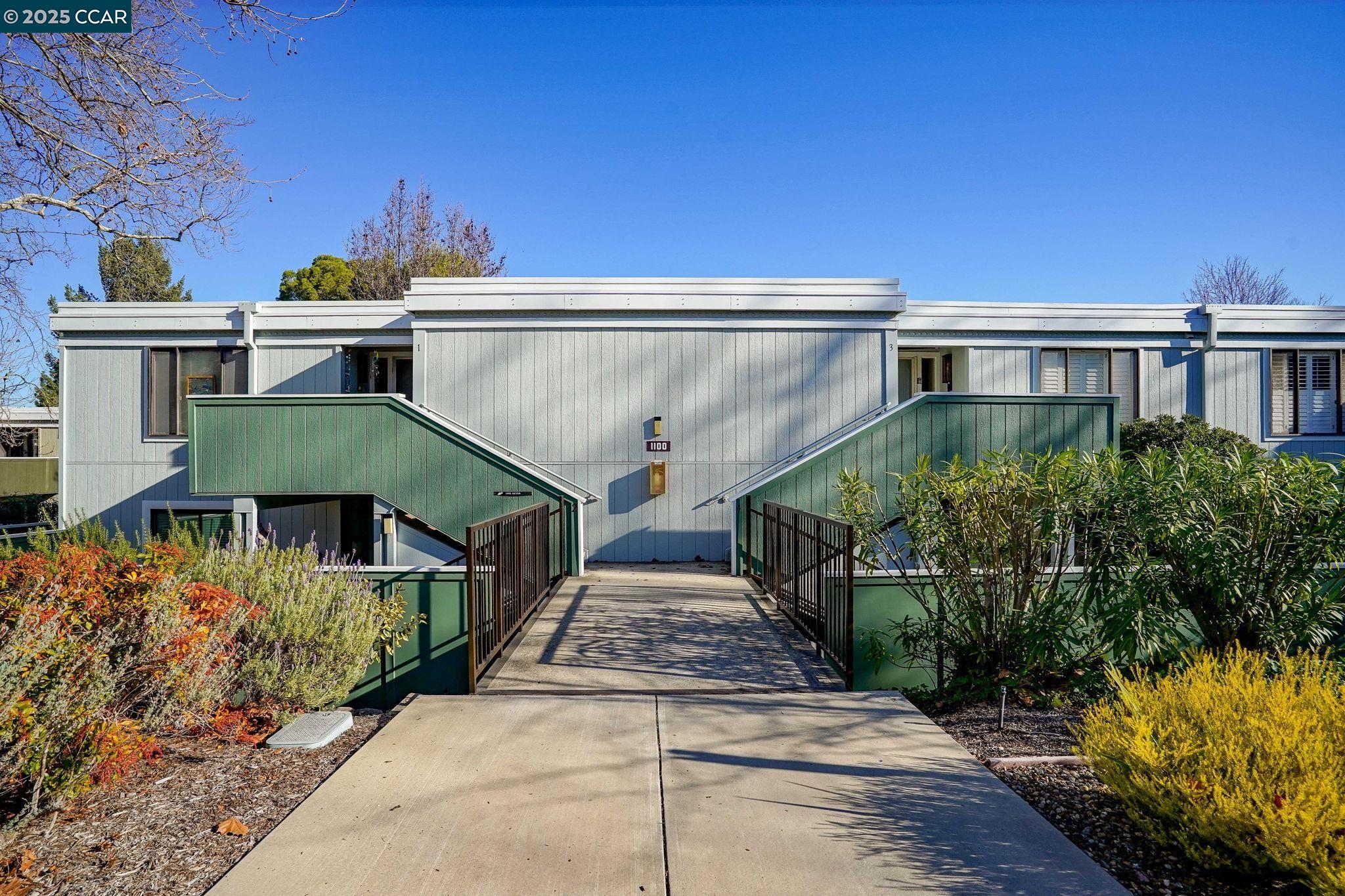 1100 Singingwood Ct. # 4