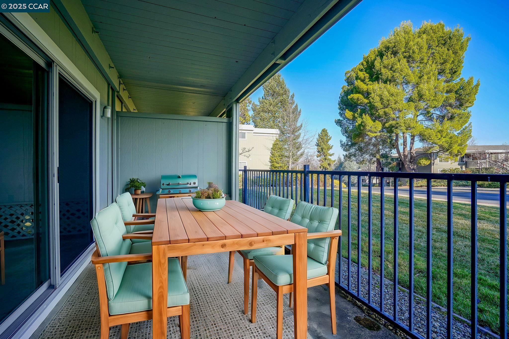 1100 Singingwood Ct. # 4
