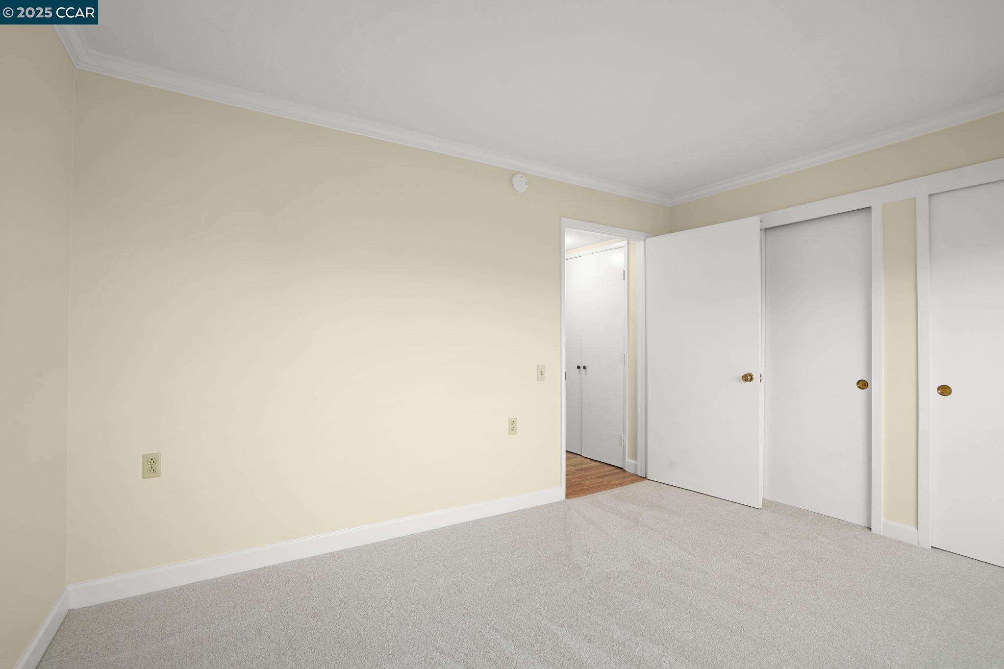 1100 Singingwood Ct. # 4