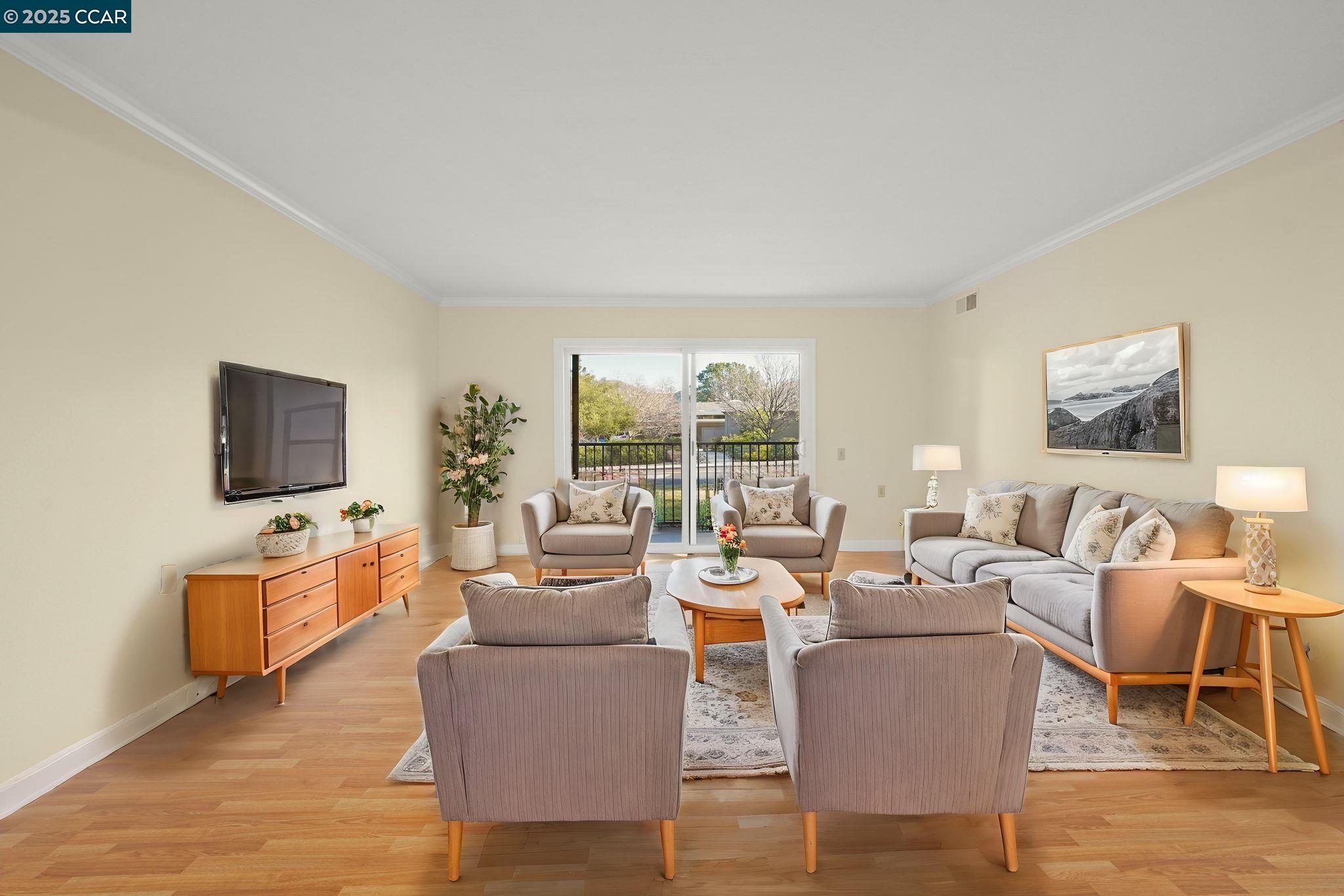 1100 Singingwood Ct. # 4