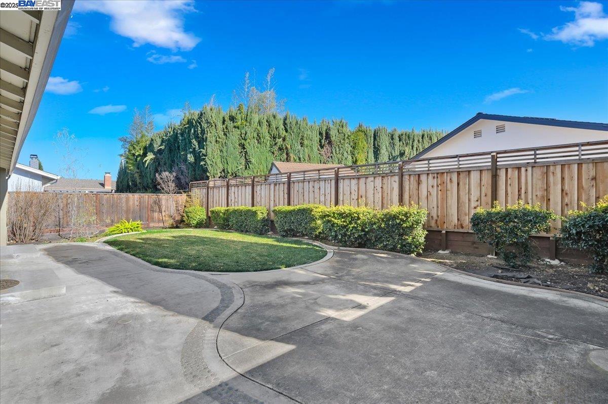 1444 El Padro Dr