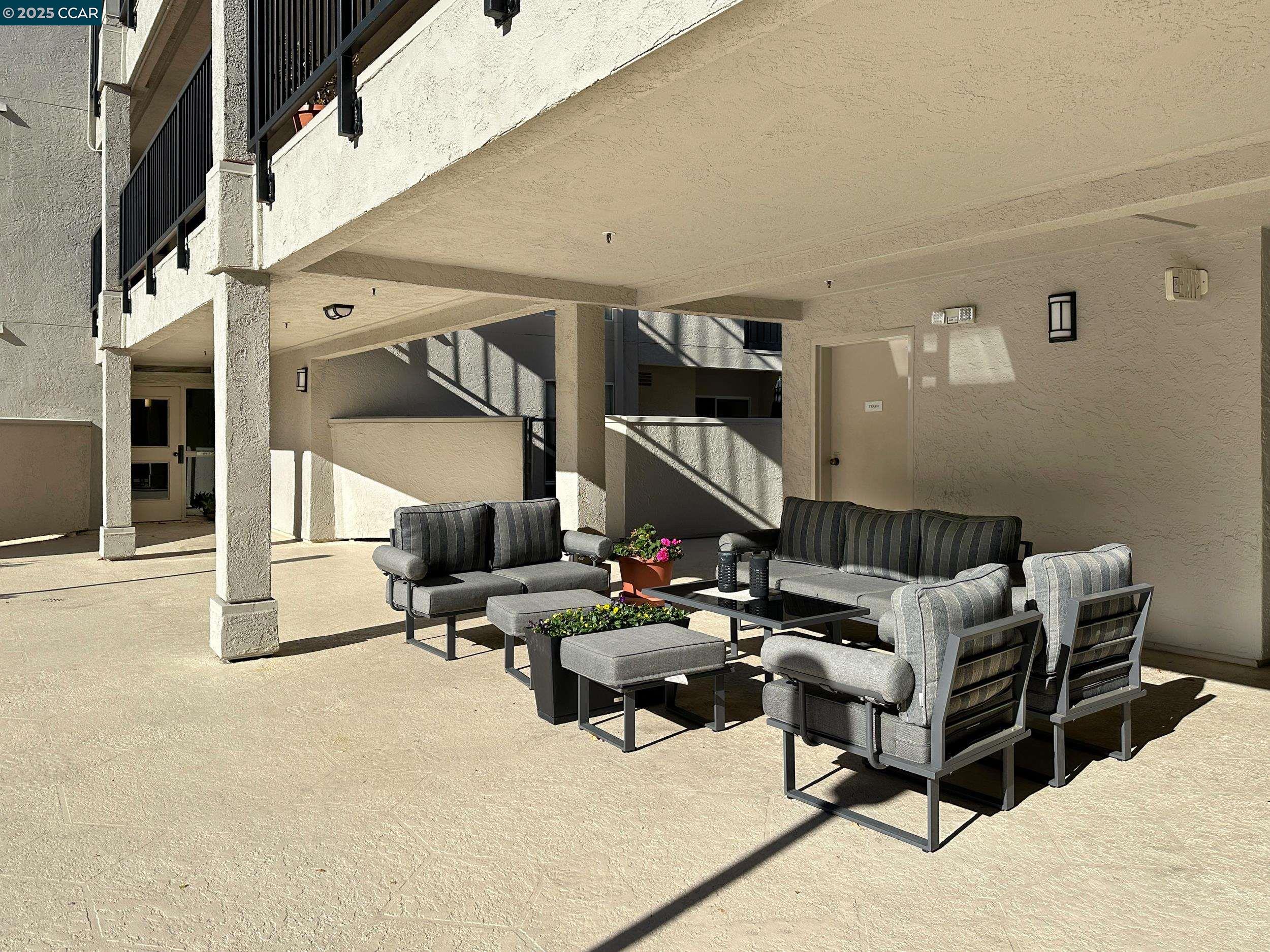3183 Wayside Plz # 102