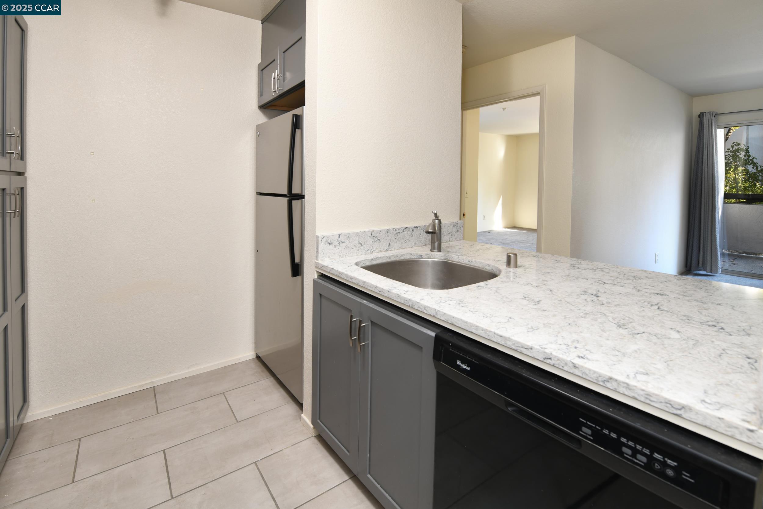 3183 Wayside Plz # 102