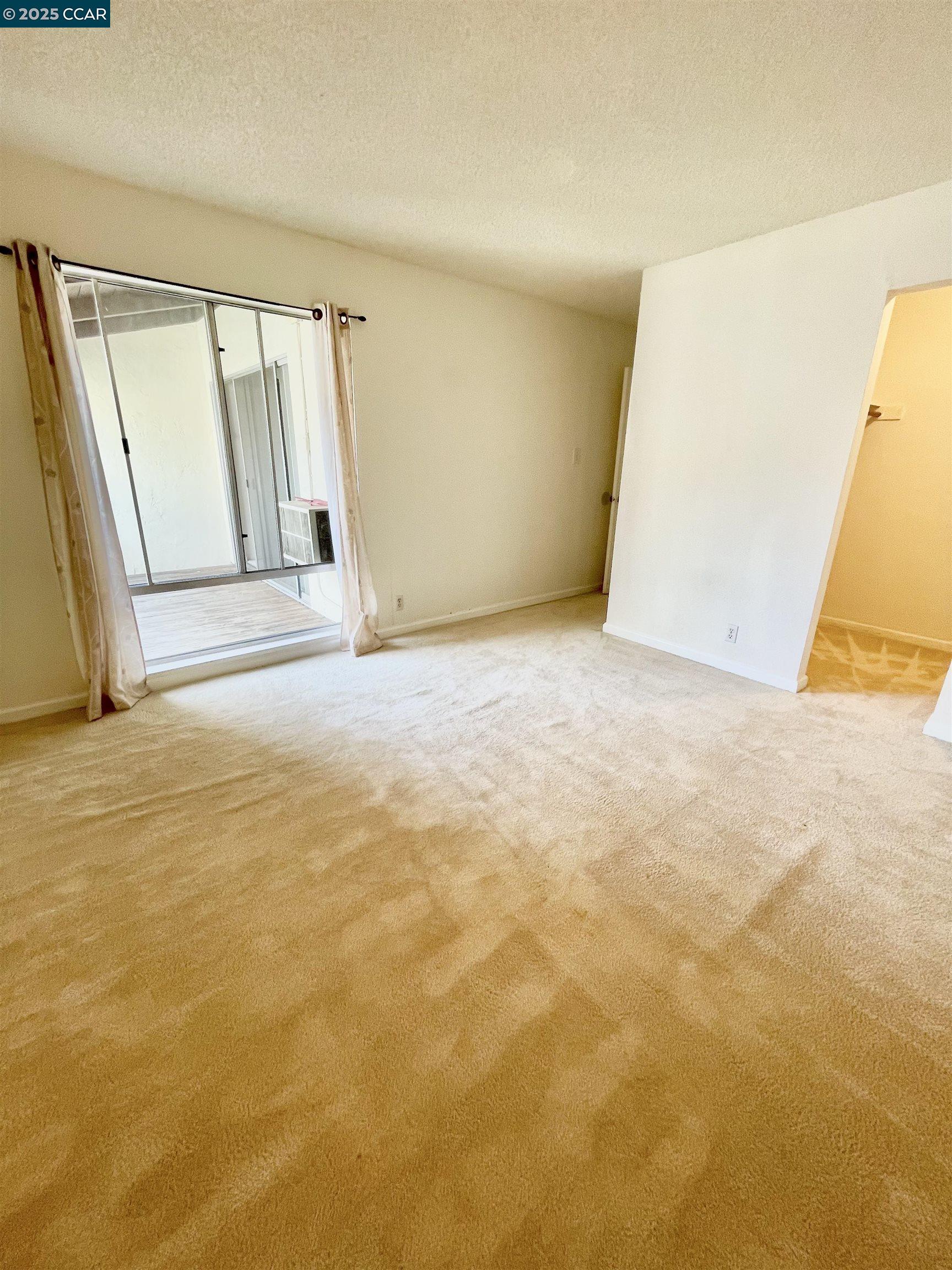 2200 Laguna Cir Unit: E