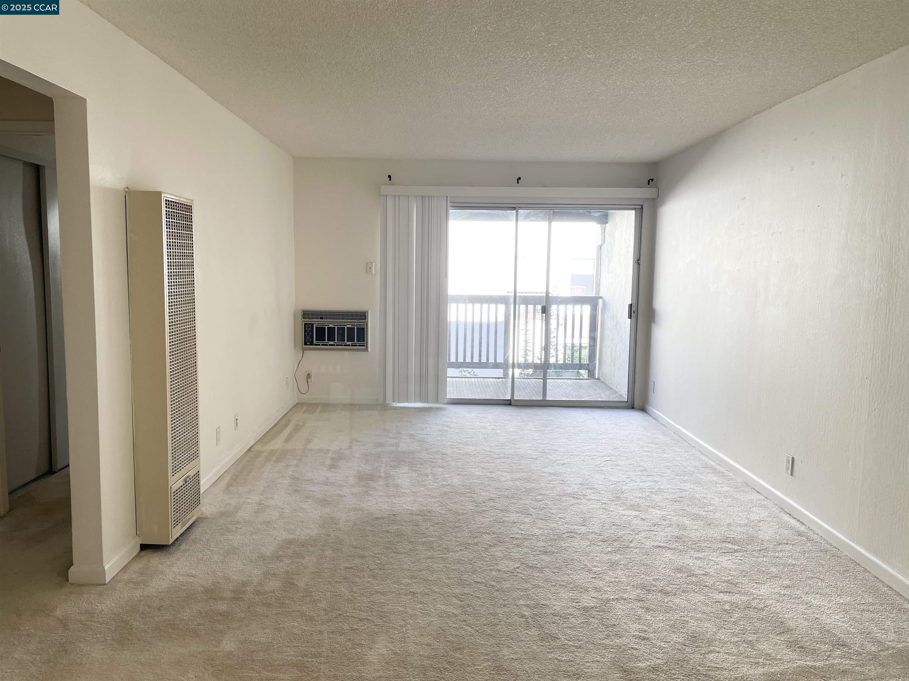 2200 Laguna Cir Unit: E